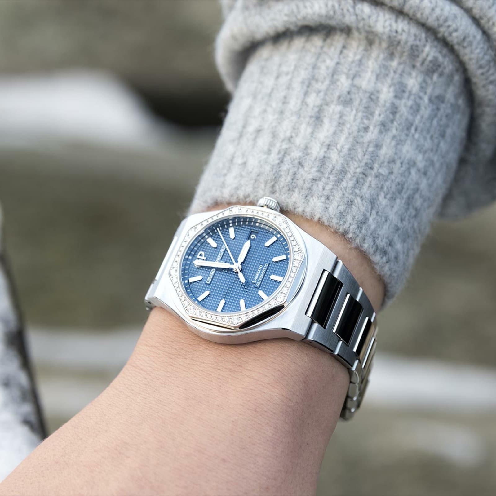 Girard Perregaux Laureato Blue 34mm